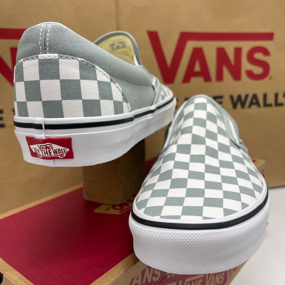 Vans Men’ Classic Slip-On
Color Theory Checkerboar Pure Grey
VN000D5PEPO Sneaker - Picture 9 of 16
